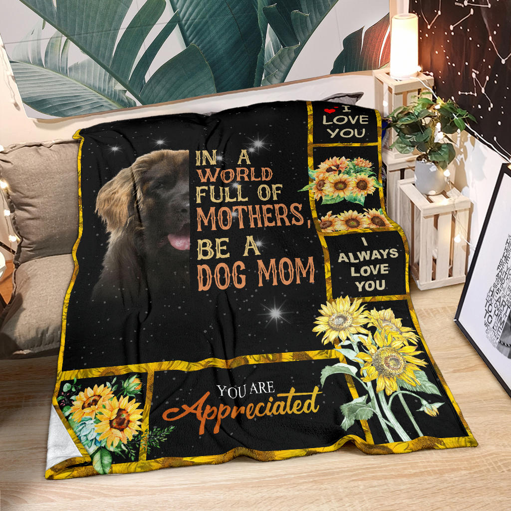 Leonberger-A Dog Mom Blanket