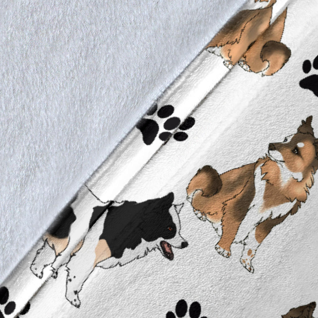 Icelandic Sheepdog Paw Blanket