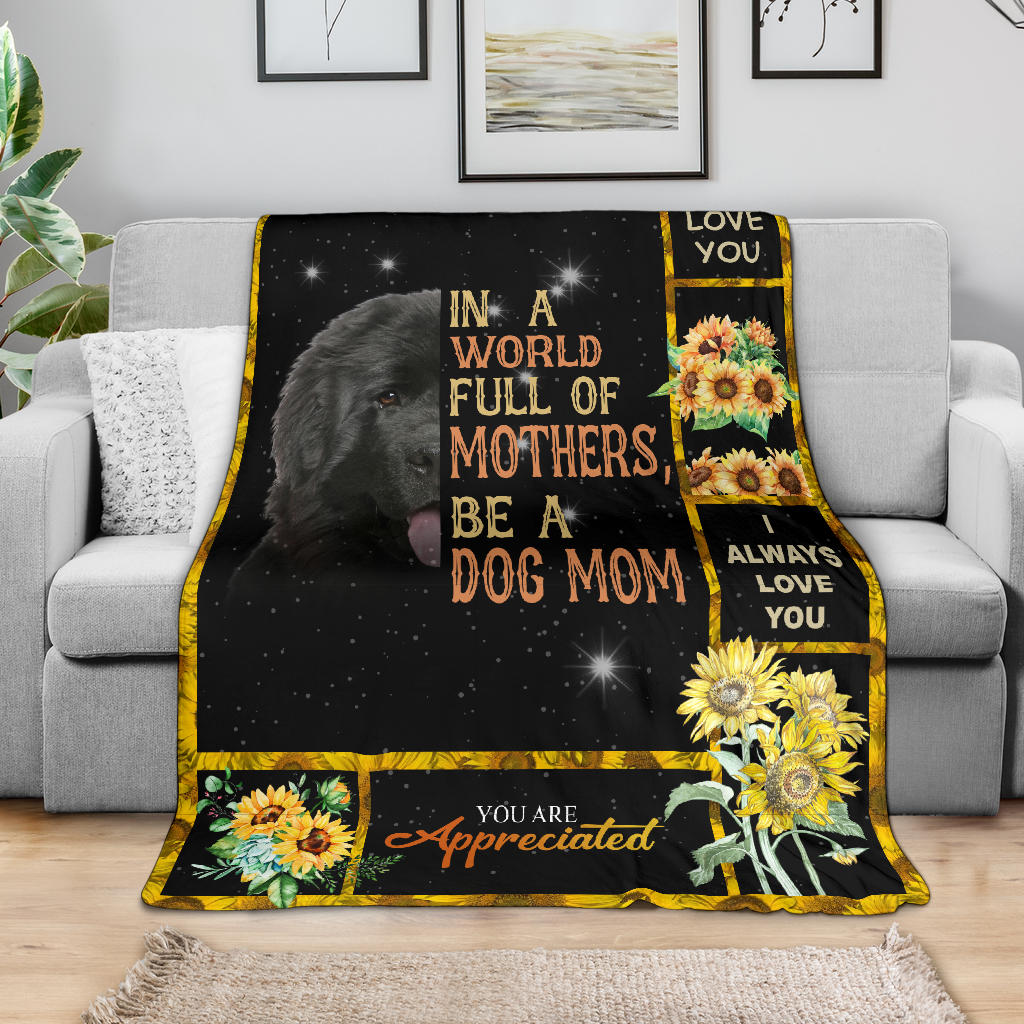 Newfoundland-A Dog Mom Blanket