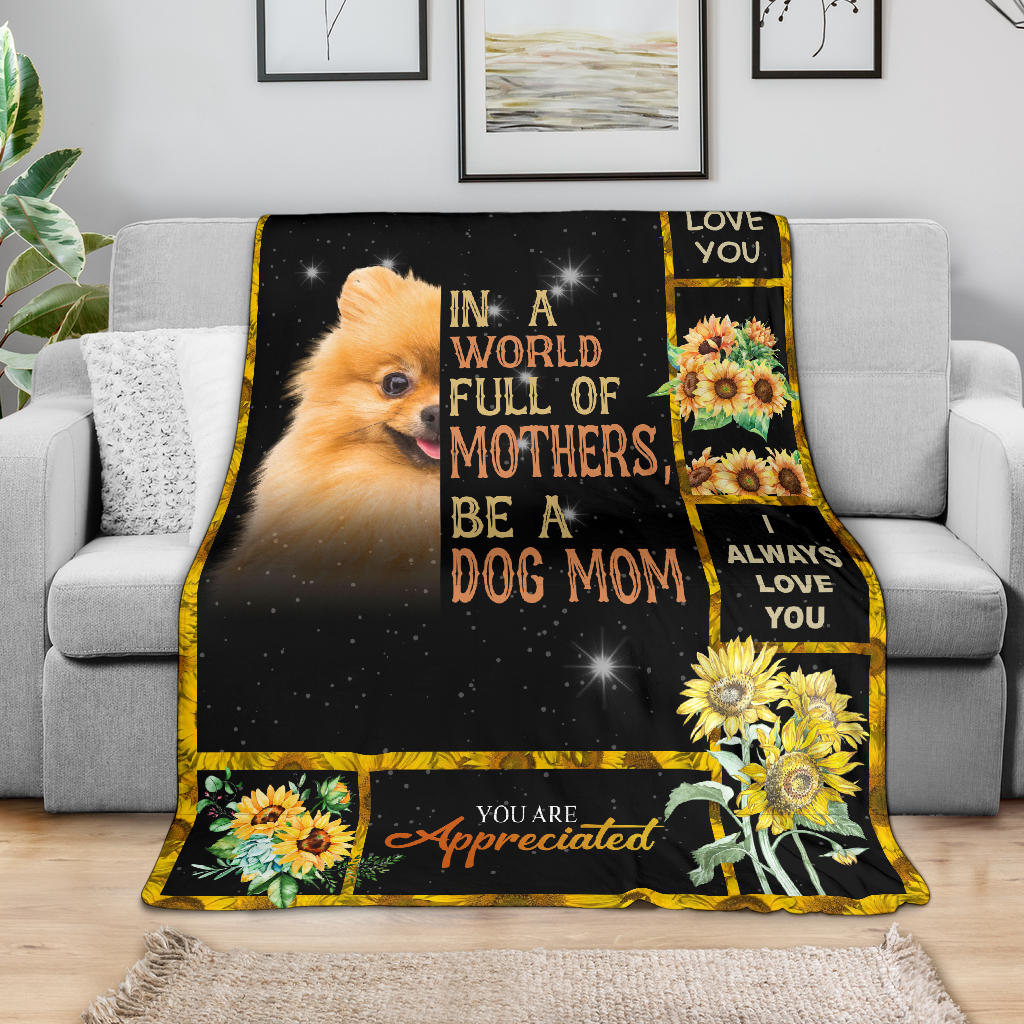 Pomeranian-A Dog Mom Blanket