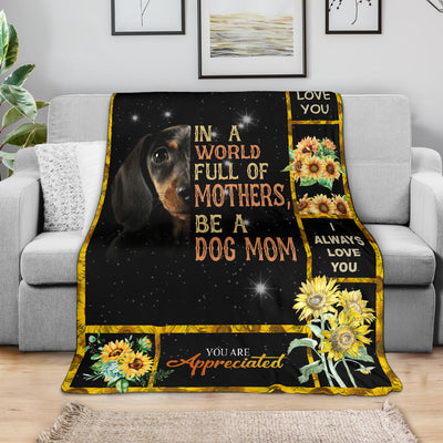 Dachshund-A Dog Mom Blanket