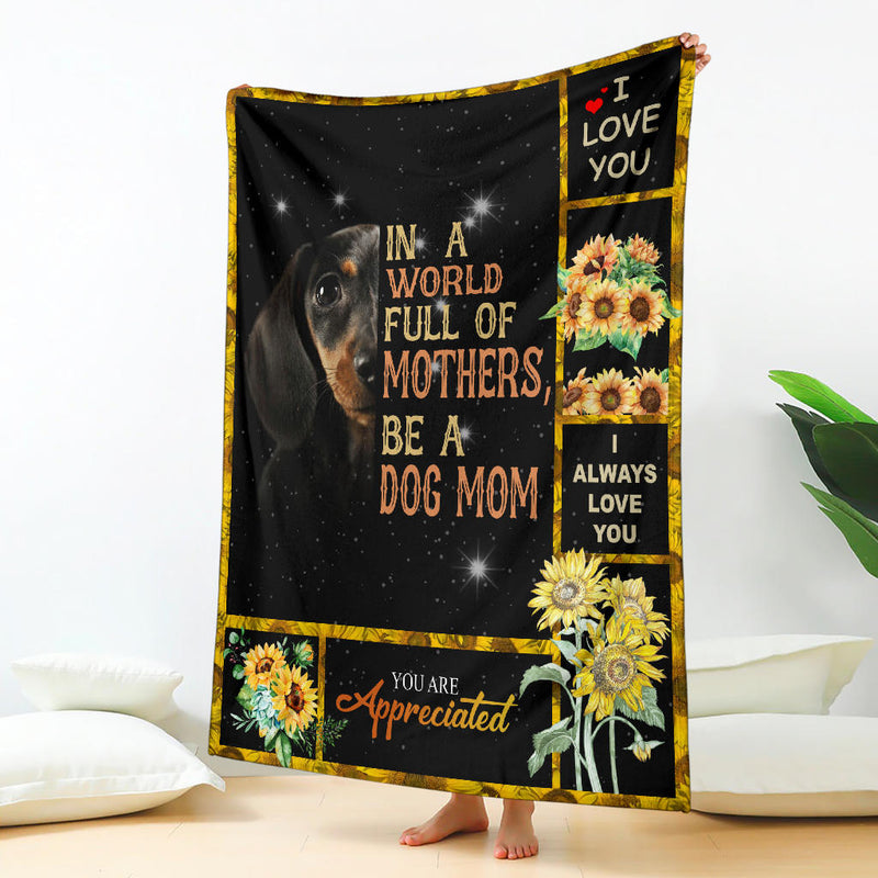 Dachshund-A Dog Mom Blanket