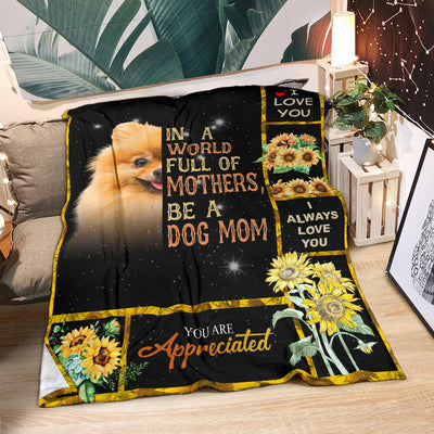 Pomeranian-A Dog Mom Blanket